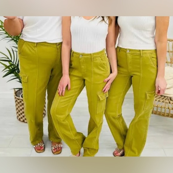 Judy Blue Denim - NWT Judy Blue Cargo Pants Sz 15/32 Matcha green